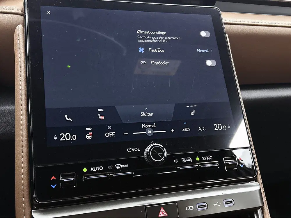 Lexus LBX Relax 2WD uit 2025, foto 10