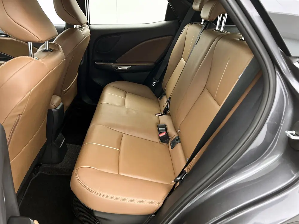 Lexus LBX Relax 2WD uit 2025, foto 17