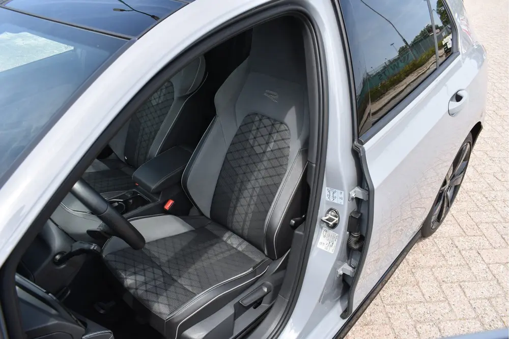 Volkswagen Golf 2.0 TSI 191 PK 3x R-Line Nardo Grey Winter p uit 2022, foto 16