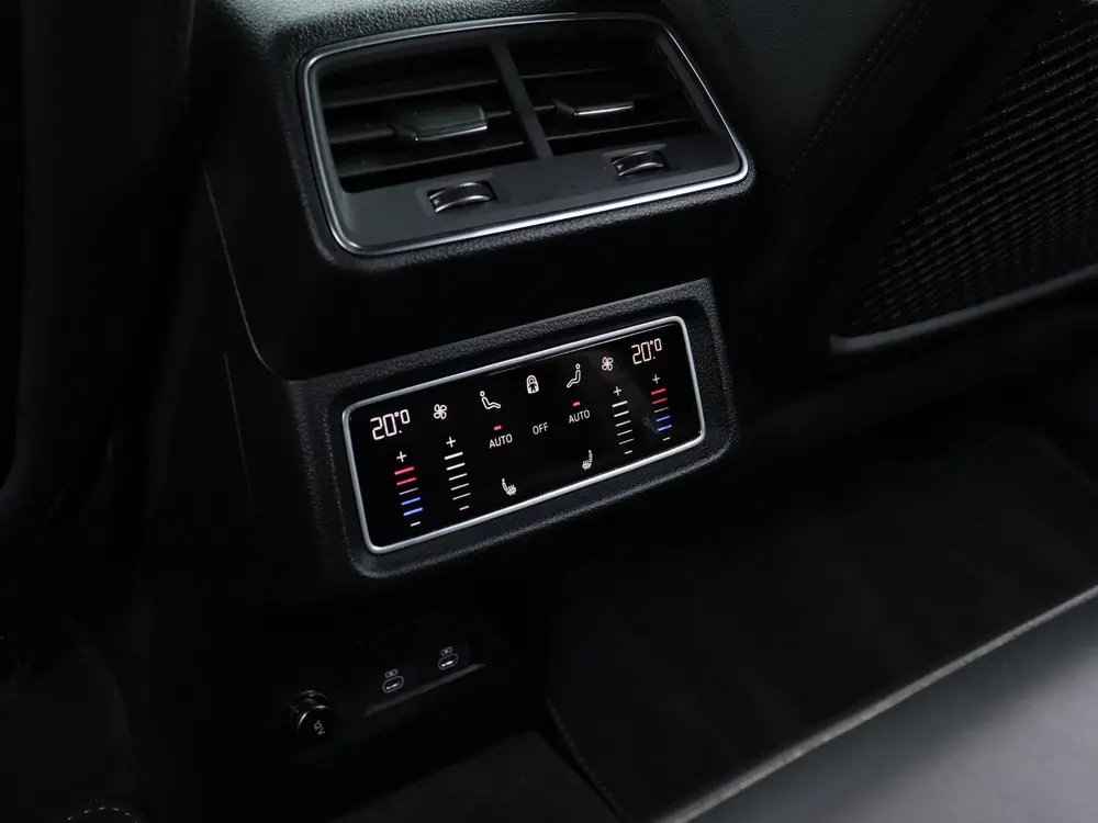 Audi Q8 e-tron 55 quattro S Edition 115 kWh uit 2023, foto 12