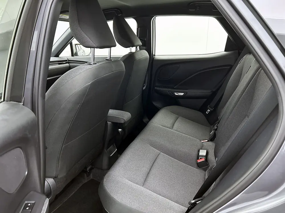 Lexus LBX 2WD uit 2024, foto 16