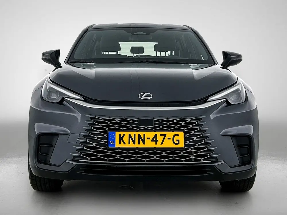 Lexus LBX 2WD uit 2024, foto 19