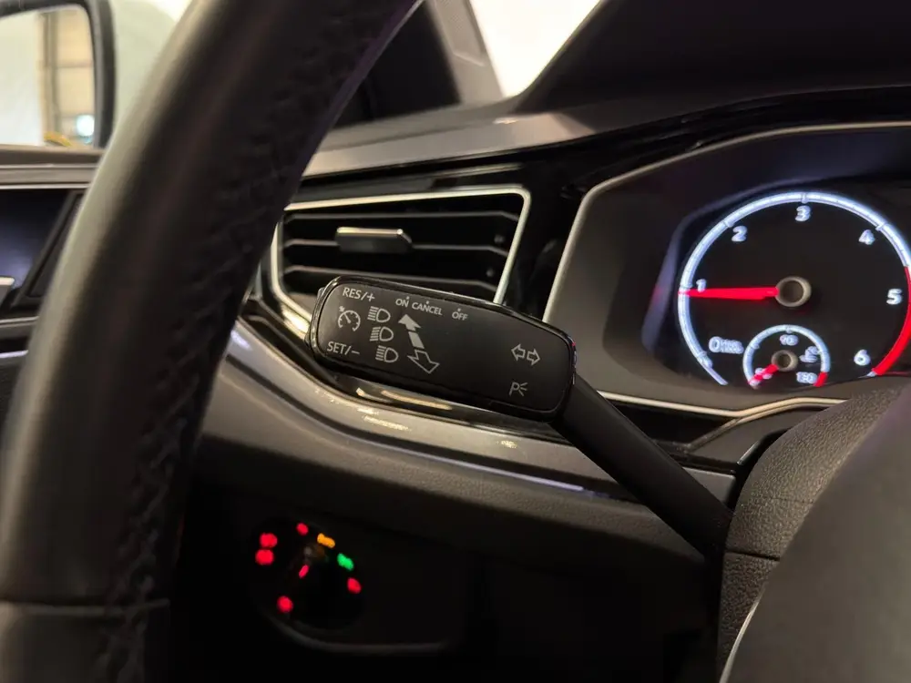 Volkswagen Polo 1.6 TDI / R-Line / Pano / CarPlay / Stoelver uit 2019, foto 19