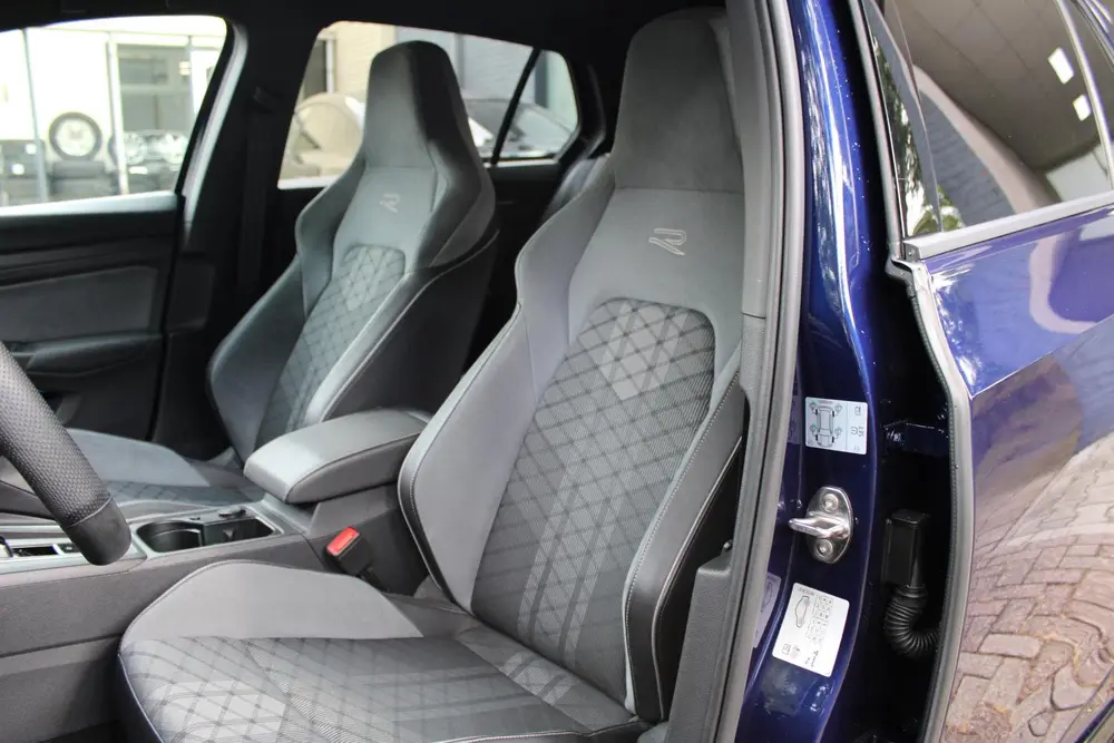 Volkswagen Golf 1.5 eTSI R-Line | LED | Adaptieve Cruise | uit 2021, foto 7