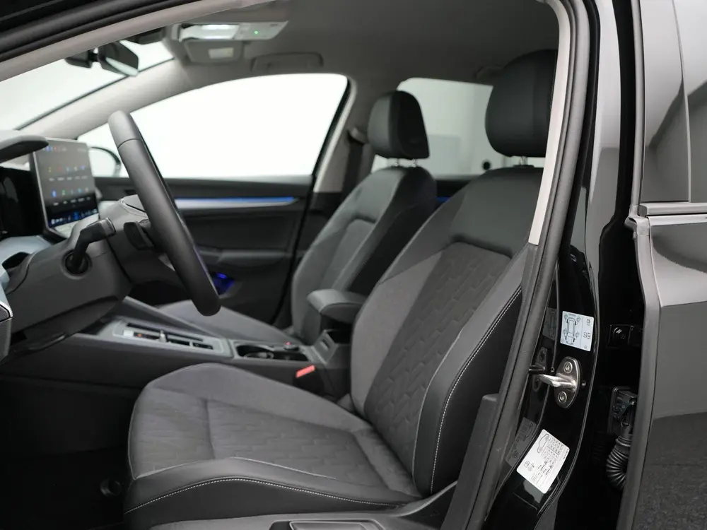 Volkswagen Golf 1.5 eHybrid 204pk Life Edition | LED Matrix uit 2025, foto 12