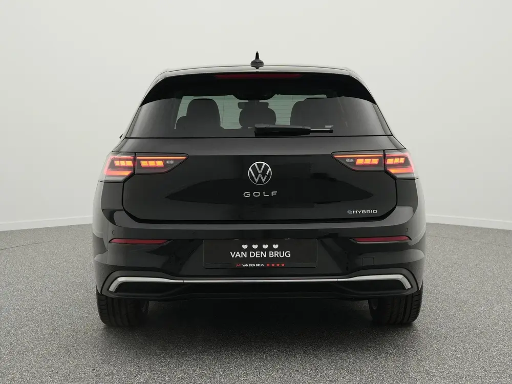 Volkswagen Golf 1.5 eHybrid 204pk Life Edition | LED Matrix uit 2025, foto 6