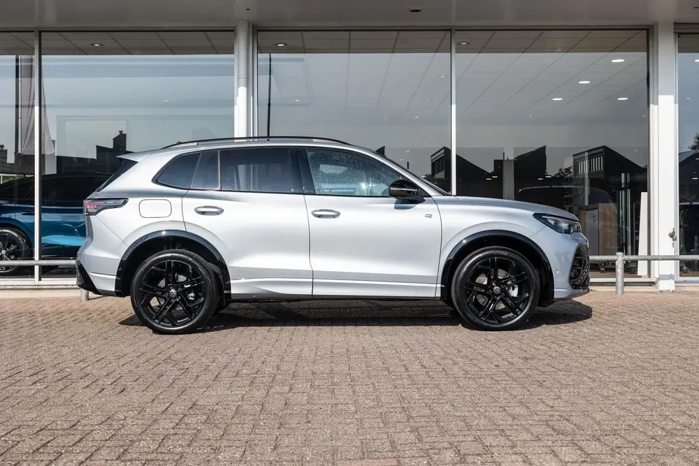 Volkswagen Tiguan 1.5 eHybrid 204pk R-Line Edition | Panoram uit 2026, foto 3