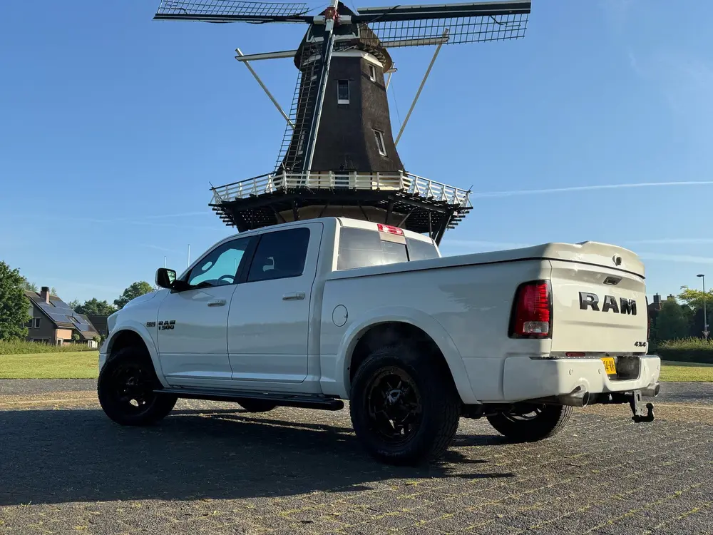 Dodge Ram 1500 Ram 1500 / 5.7 HEMI V8 / 4X4 / LUCHTVERING (bj 2019) uit 2019, foto 3