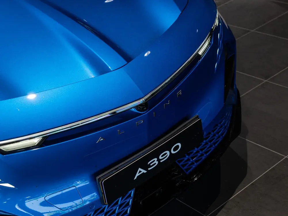 Alpine A390 GT | Bleu Alpine Vision | Sabelt® Alpine sports uit 2026, foto 12