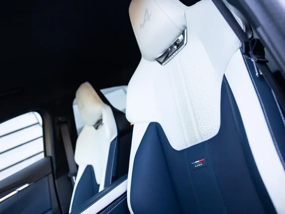 Alpine A390 GT | Bleu Alpine Vision | Sabelt® Alpine sports uit 2026, foto 16