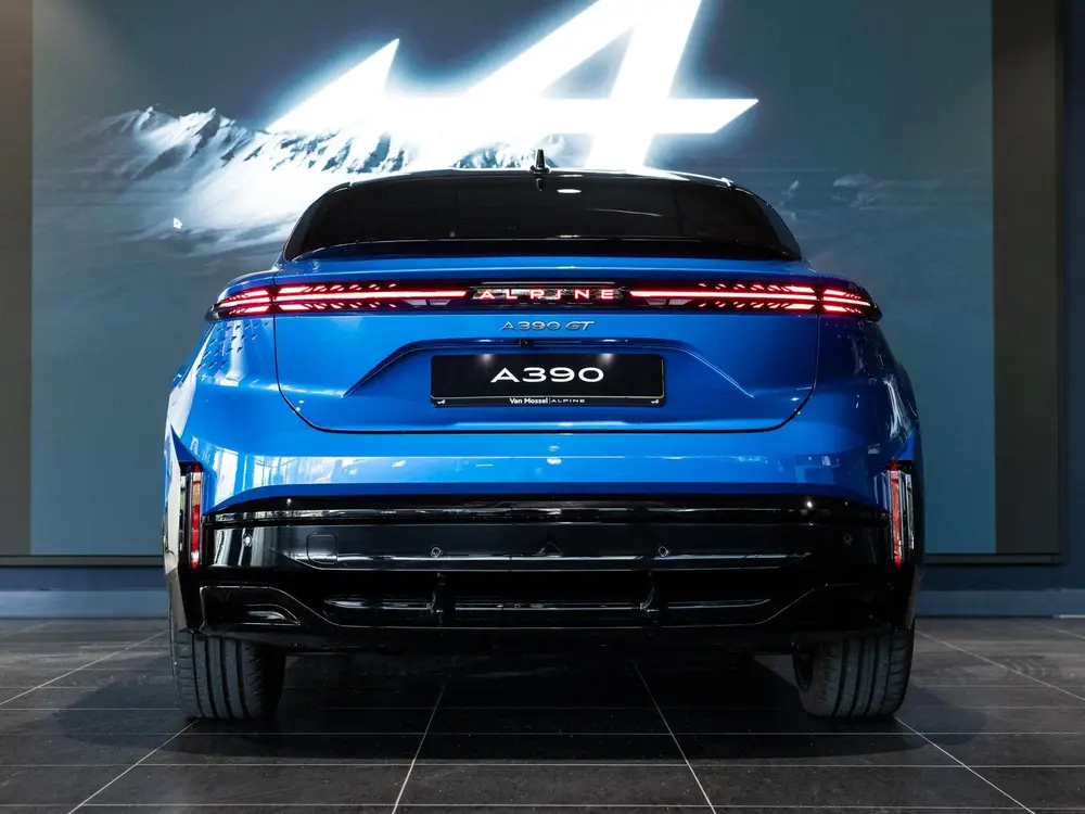 Alpine A390 GT | Bleu Alpine Vision | Sabelt® Alpine sports uit 2026, foto 5