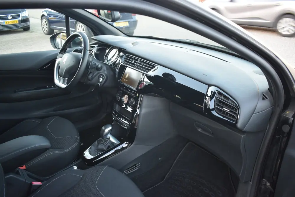 DS Automobiles 3 DS 3 1.2 PureTech So Chic | CLIMATE CONTROL |CRUISE CONTROL uit 2019, foto 12