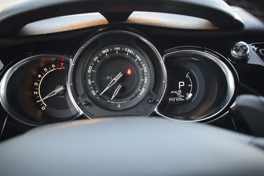 DS Automobiles 3 DS 3 1.2 PureTech So Chic | CLIMATE CONTROL |CRUISE CONTROL uit 2019, foto 13