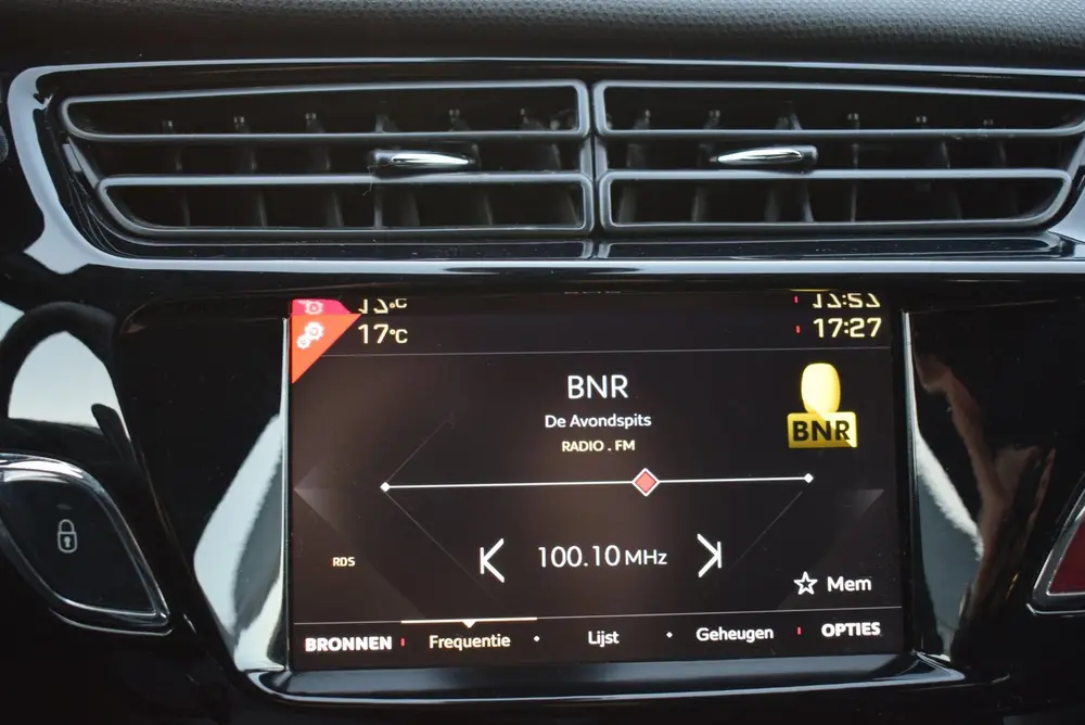 DS Automobiles 3 DS 3 1.2 PureTech So Chic | CLIMATE CONTROL |CRUISE CONTROL uit 2019, foto 16