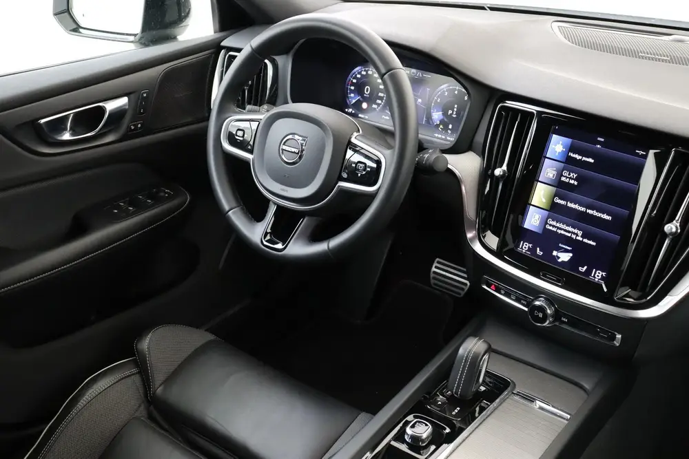 Volvo S60 B3 (M-HYBRID) R-DESIGN -HARMAN uit 2022, foto 6