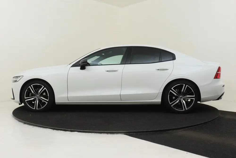 Volvo S60 B3 (M-HYBRID) R-DESIGN -HARMAN uit 2022, foto 7