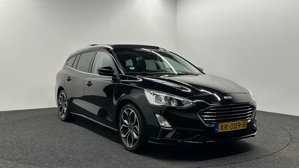 Ford Focus Wagon 1.0 EcoBoost Titanium Business PANO LEER CR uit 2019, foto 10
