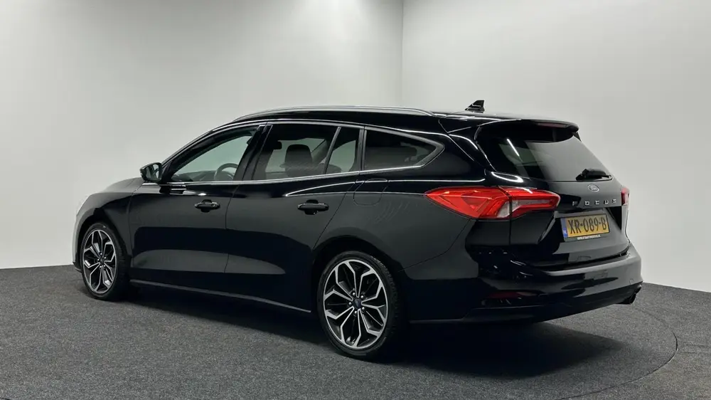 Ford Focus Wagon 1.0 EcoBoost Titanium Business PANO LEER CR uit 2019, foto 11