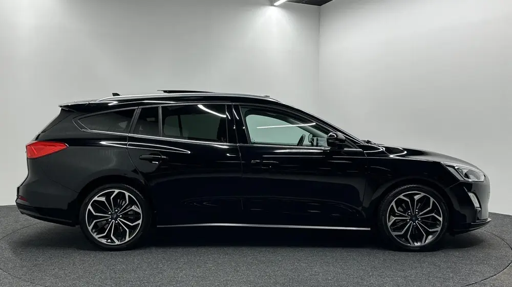 Ford Focus Wagon 1.0 EcoBoost Titanium Business PANO LEER CR uit 2019, foto 14