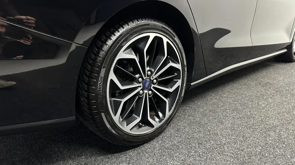 Ford Focus Wagon 1.0 EcoBoost Titanium Business PANO LEER CR uit 2019, foto 17