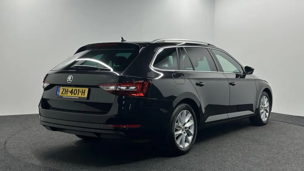 Skoda Superb 1.5 TSI ACT Style Business CAMERA CARPLAY uit 2019, foto 2