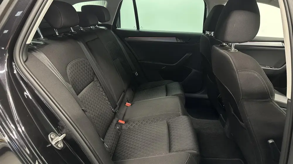 Skoda Superb 1.5 TSI ACT Style Business CAMERA CARPLAY uit 2019, foto 5