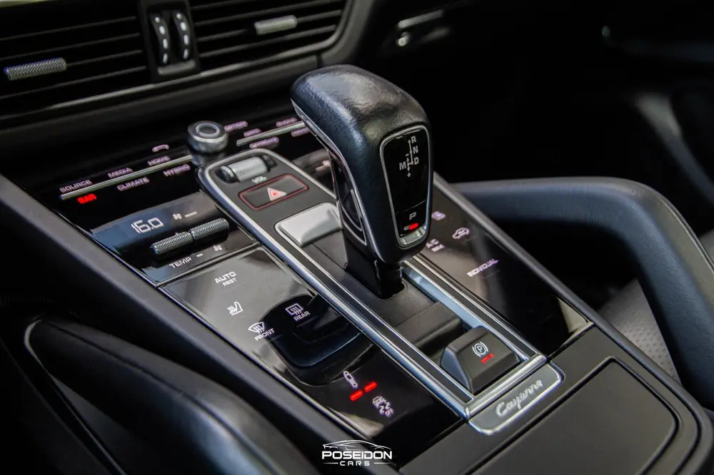 Porsche Cayenne 3.0 E-Hybrid PANO | HEAD-UP | SOFTCLOSE | BO uit 2019, foto 17