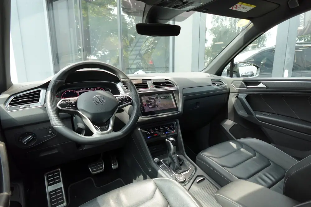 Volkswagen Tiguan 2.0 TDI 4Motion PANO H&K KEYLESS uit 2021, foto 20