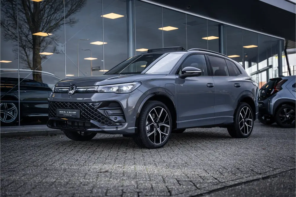 Volkswagen Tiguan eHybrid R-Line Edition * Panodak * Trekhaa uit 2025, foto 20