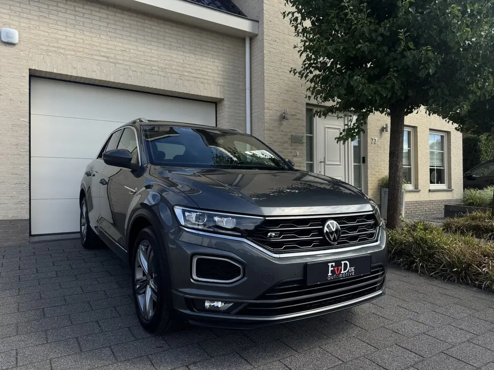Volkswagen T-Roc 1.5 TSI 150pk DSG R-line Panoramadak Virtua uit 2022