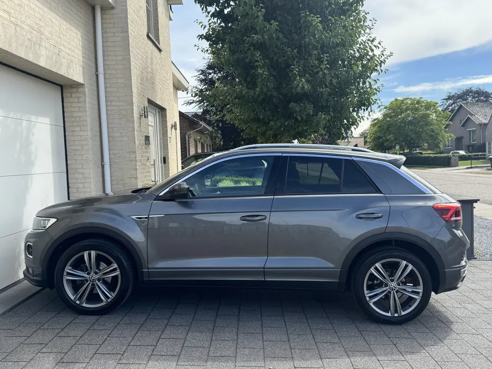 Volkswagen T-Roc 1.5 TSI 150pk DSG R-line Panoramadak Virtua uit 2022, foto 13