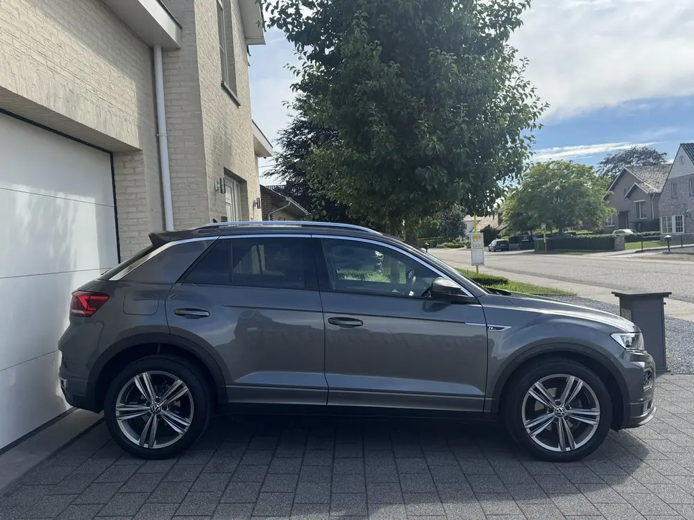 Volkswagen T-Roc 1.5 TSI 150pk DSG R-line Panoramadak Virtua uit 2022, foto 9