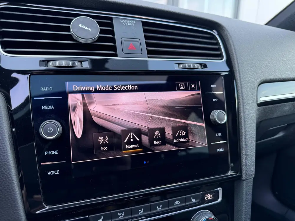 Volkswagen Golf 2.0 TSI 4Motion R PANO / AKRAPOVIC / Ad. Cru uit 2019, foto 18