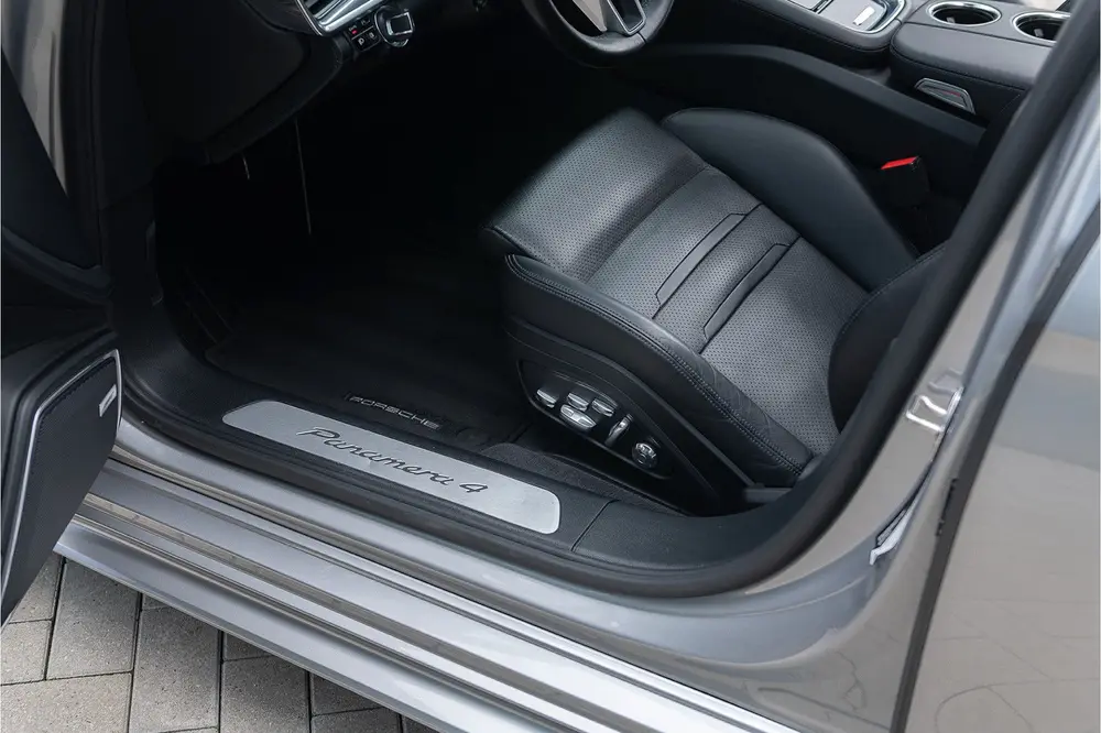 Porsche Panamera 2.9 4 E-Hybrid Sport Turismo Sport Design uit 2020, foto 19