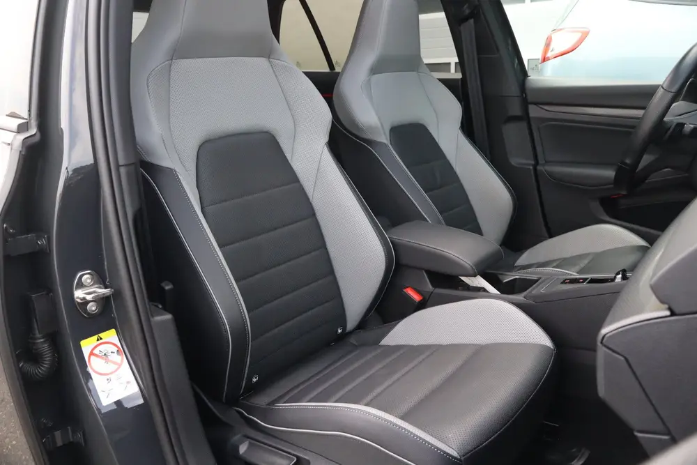 Volkswagen Golf 1.4 eHybrid GTE NL-Auto! Schuifdak I Leder I uit 2021, foto 6
