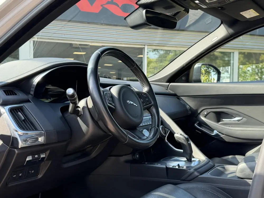 Jaguar E-Pace 2.0 P250 AWD S | Panodak | HUD | Leder | Merid uit 2019, foto 2