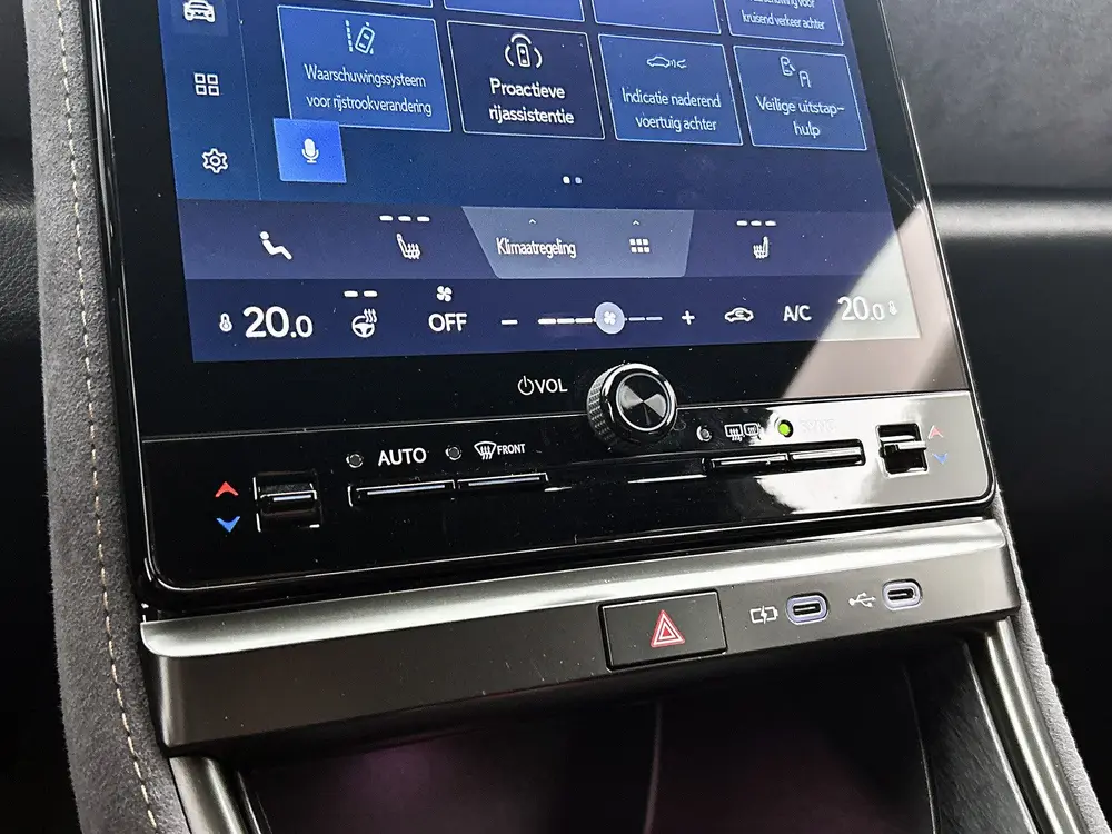Lexus LBX Cool 2WD uit 2025, foto 10