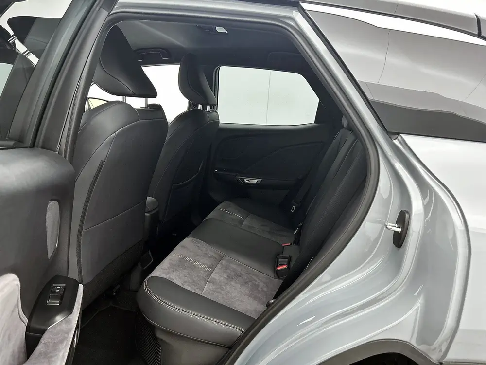Lexus LBX Cool 2WD uit 2025, foto 17