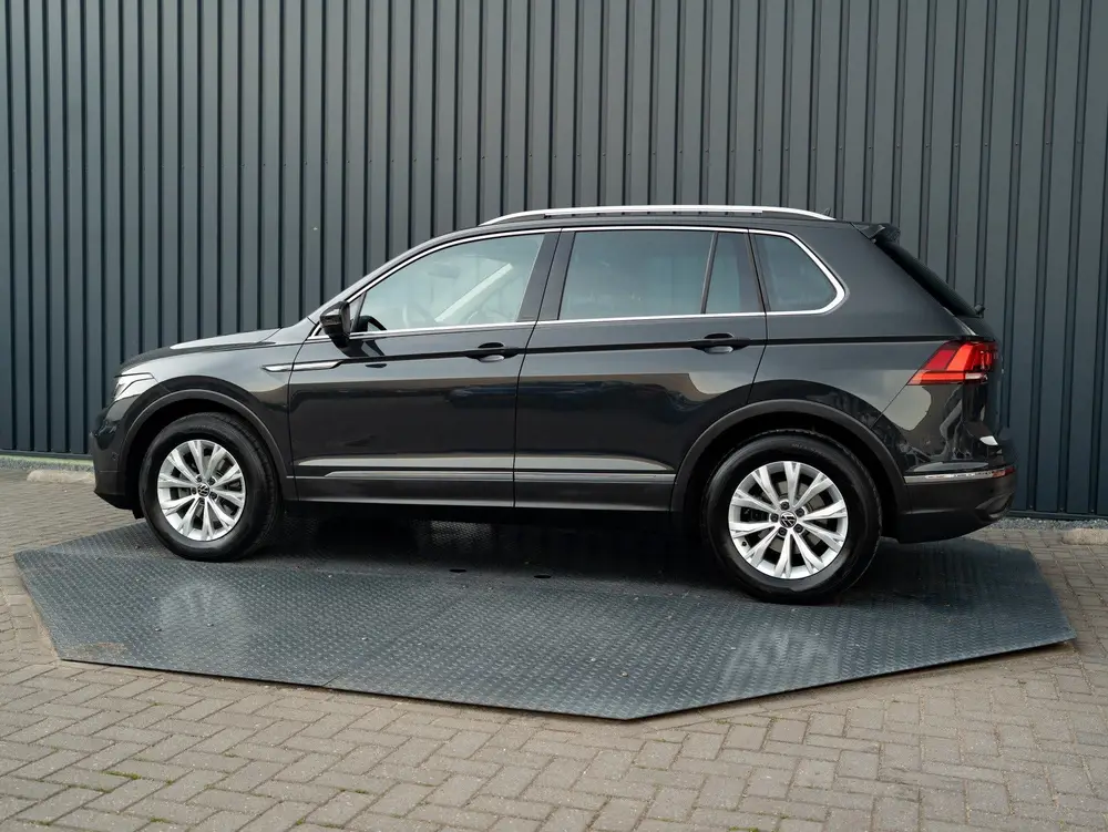 Volkswagen Tiguan 1.5 TSI Life Business | Camera | Elk. A-kl uit 2023, foto 3