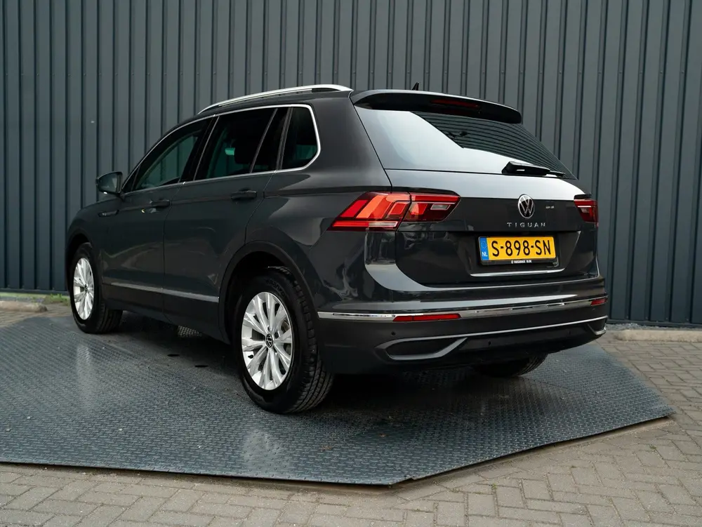 Volkswagen Tiguan 1.5 TSI Life Business | Camera | Elk. A-kl uit 2023, foto 4