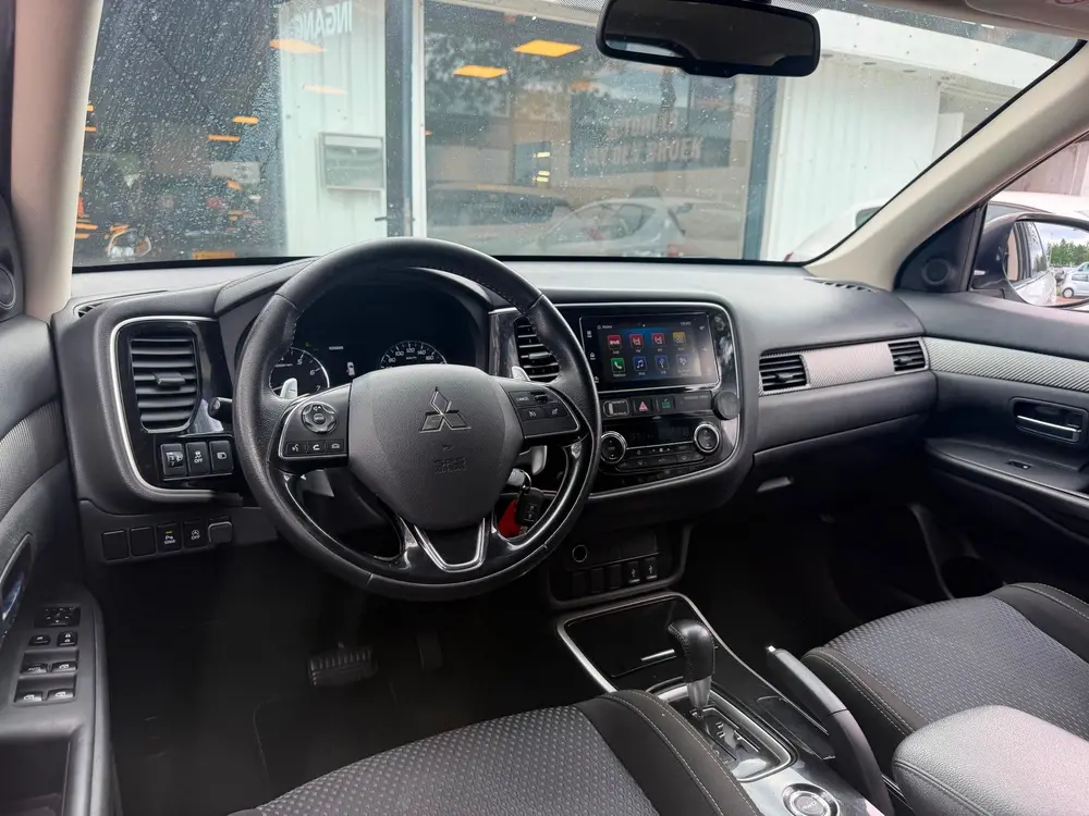 Mitsubishi Outlander 2.0 2WD Instyle|Navi|Cruise|Clima|Carpl uit 2019, foto 15