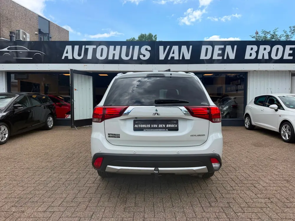 Mitsubishi Outlander 2.0 2WD Instyle|Navi|Cruise|Clima|Carpl uit 2019, foto 7