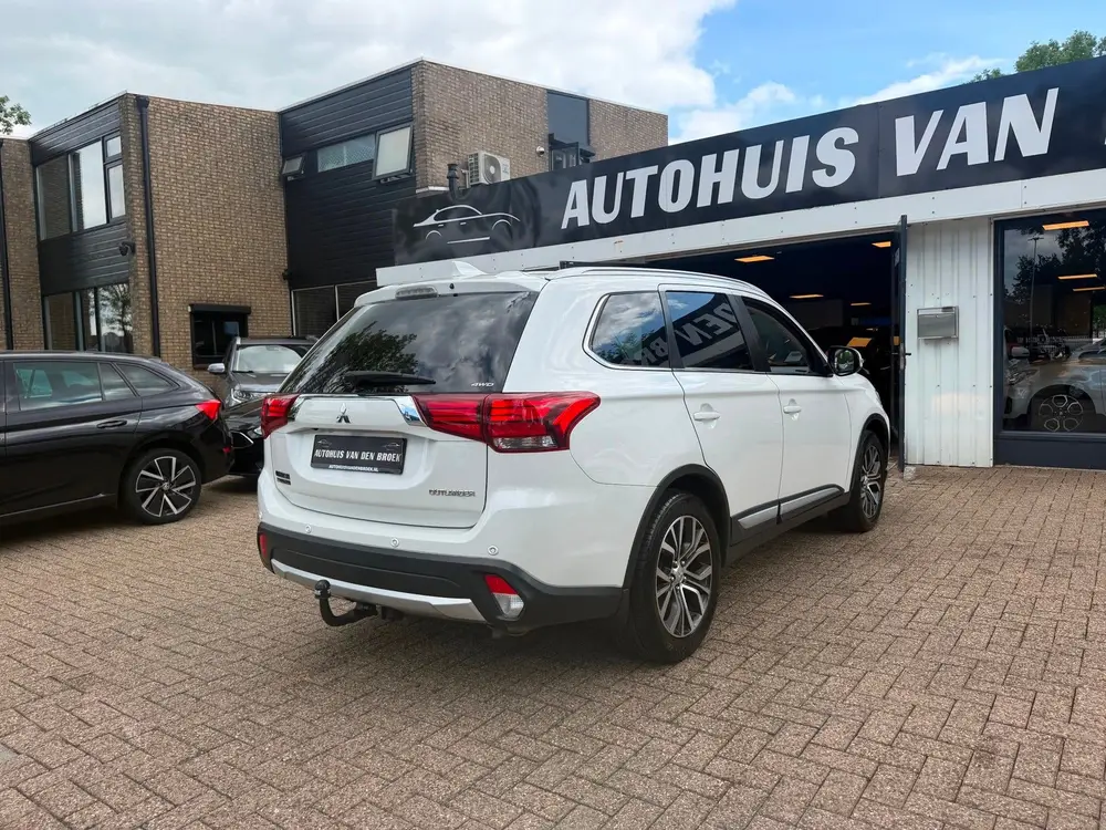 Mitsubishi Outlander 2.0 2WD Instyle|Navi|Cruise|Clima|Carpl uit 2019, foto 8