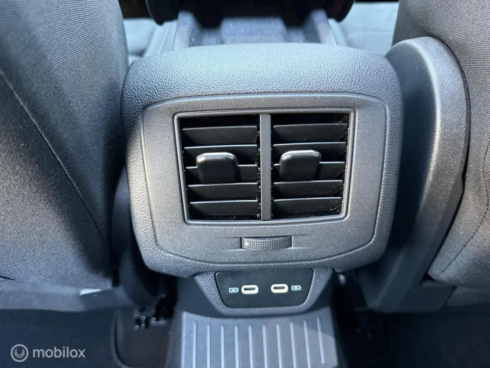 Volkswagen T-Roc 1.5 TSI R-Line|PANO|IQ-Light|Keyless|Camera uit 2022, foto 12