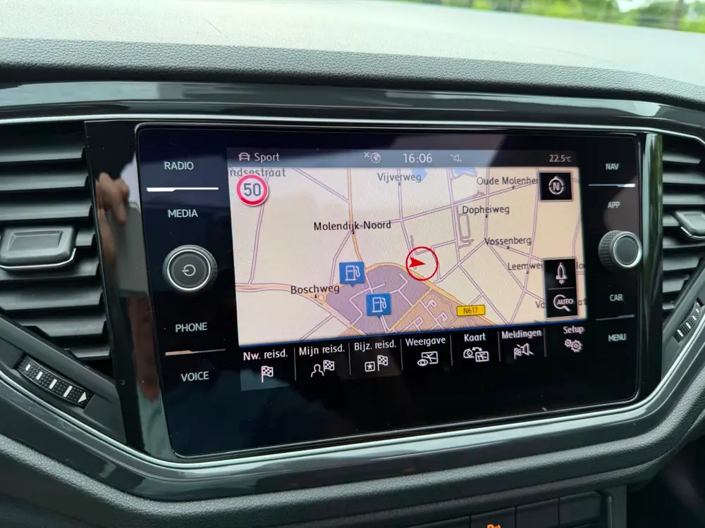 Volkswagen T-Roc 1.5 TSI Sport Business R, panoramadak, trek uit 2020, foto 17