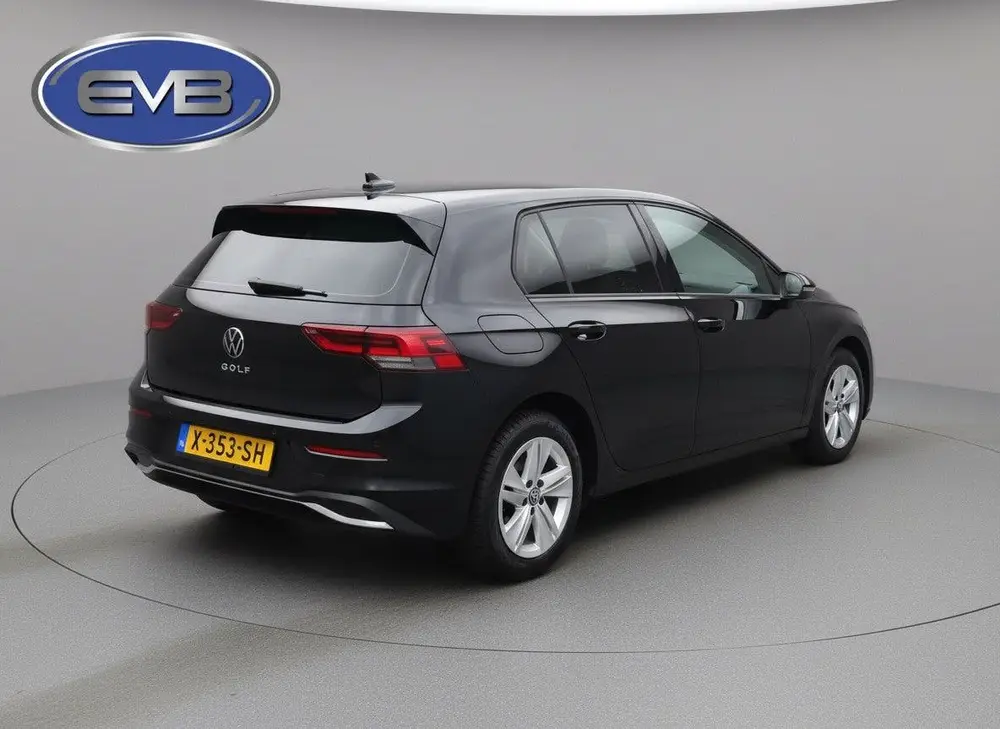Volkswagen Golf 1.0 eTSI AUTOMAAT Life, achteruitrijcamera uit 2024, foto 3