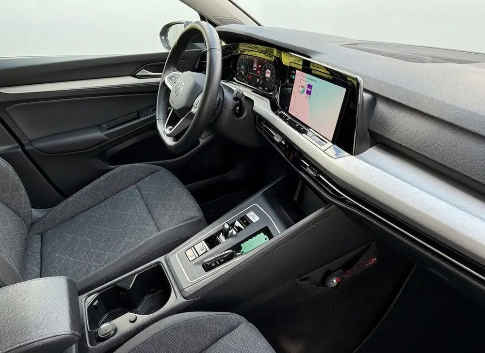 Volkswagen Golf 1.0 eTSI AUTOMAAT Life, achteruitrijcamera uit 2024, foto 4