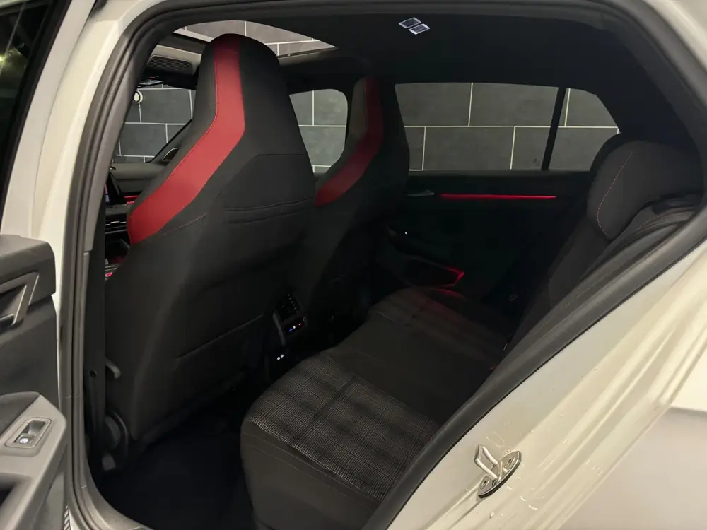 Volkswagen Golf 2.0 TSI GTI - PANO - KEYLESS - H&K - CARPLAY uit 2021, foto 18