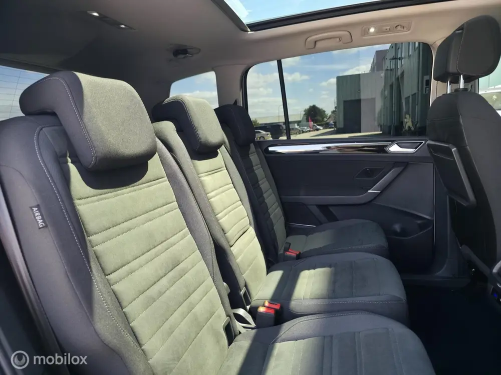 Volkswagen Touran 1.5 TSI R-Line / 5pers / Pano / El. Trekh uit 2020, foto 13