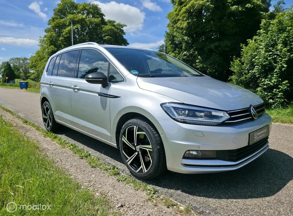 Volkswagen Touran 1.5 TSI R-Line / 5pers / Pano / El. Trekh uit 2020, foto 4
